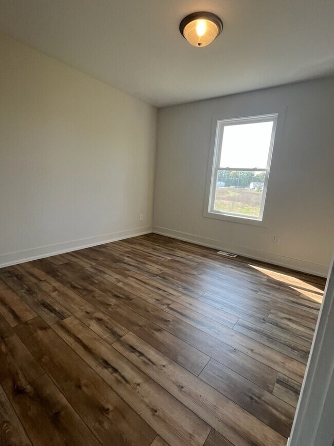 Photo - 3228 Babylon Rd