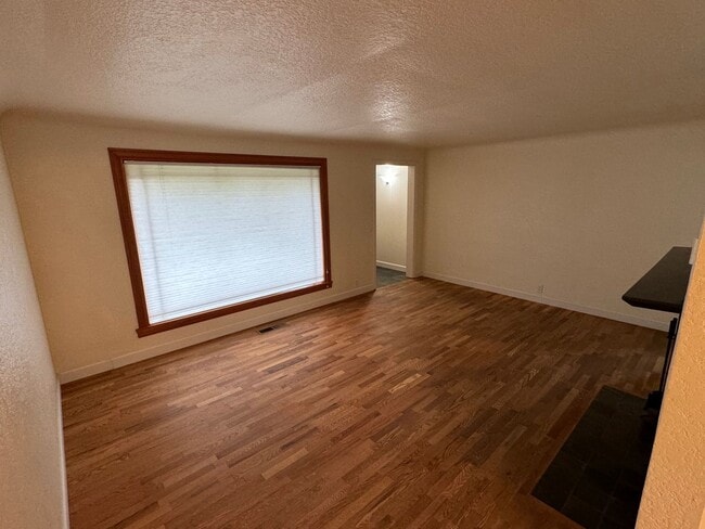 Photo - 815 E 28th Ave