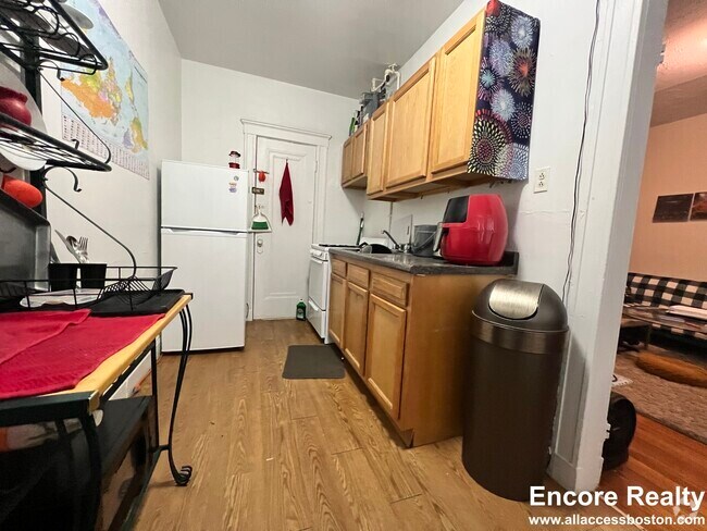 Building Photo - 200 Kelton St Unit 25W-15 Rental