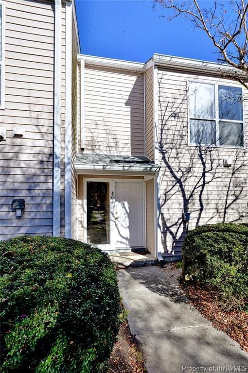 Photo - 4043 Midlands Rd