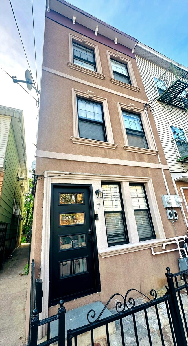 Photo - 7 Wallis Ave Unidad 1