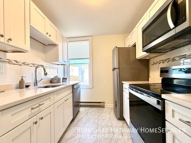 Photo - 35 Davis Square Unit PH9