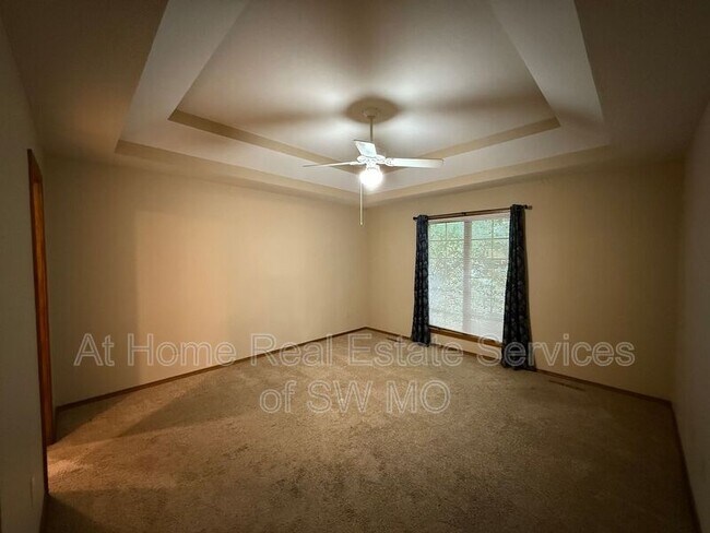 Photo - 2155 E Cragmont St