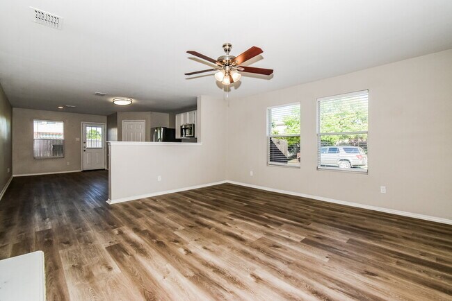 1100 Caroline Dr