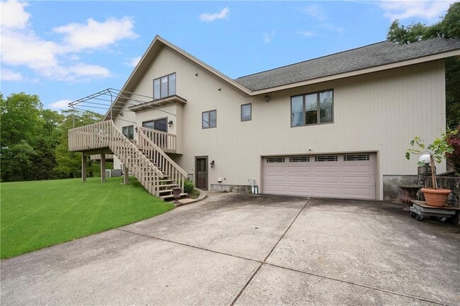 Photo - 633 Chestnut Hill Rd