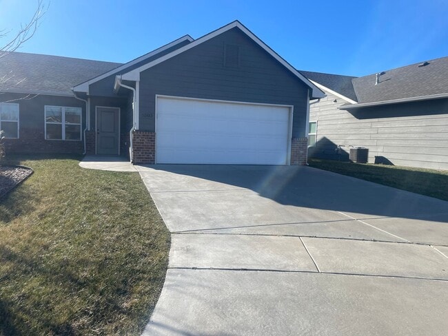 Building Photo - 5501/03 N Edwards Cir Unit 5503