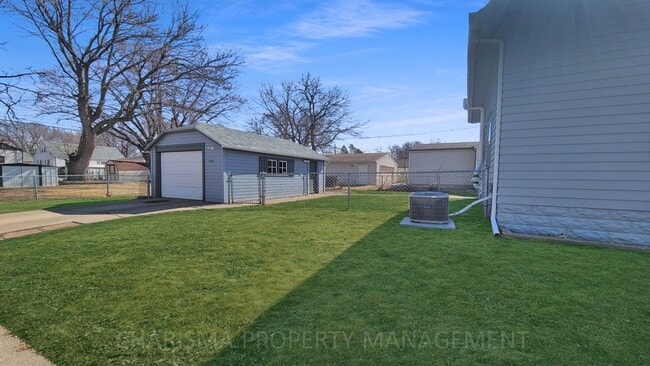 Photo - Cozy & Quaint 3 Bedroom House With Lots of Extras!