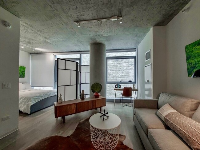 Building Photo - 1403 S Wabash Ave