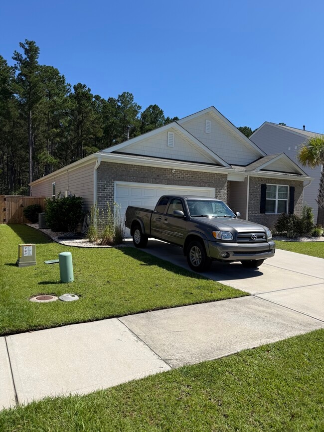 219 Greenwich Dr