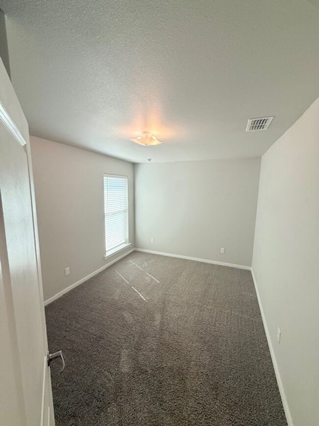 Photo - Upland Heights- 7047 Unidad 7047 96th Street  B