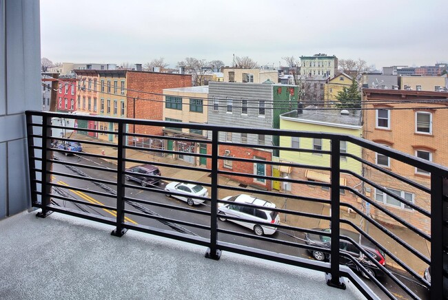 Photo - 391 Palisade Ave Unidad 404 Rental