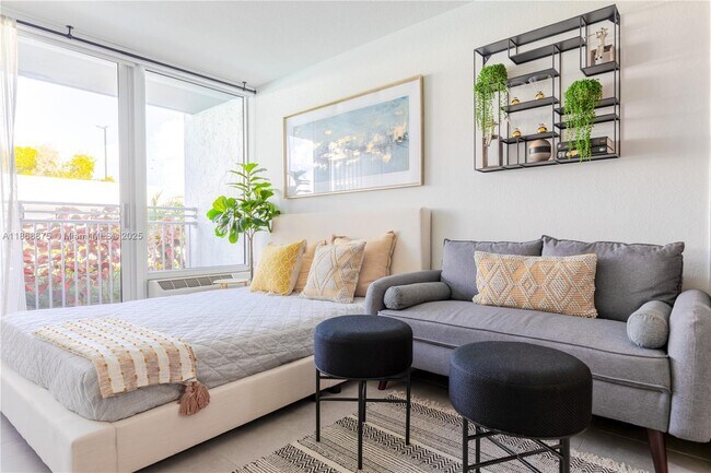 Photo - 1950 W 49th St Apartamento Unidad 445