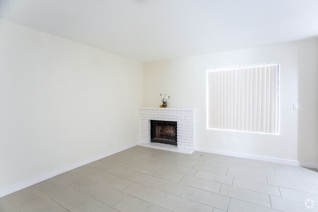 2BR, 1.5 BA-1000 SF