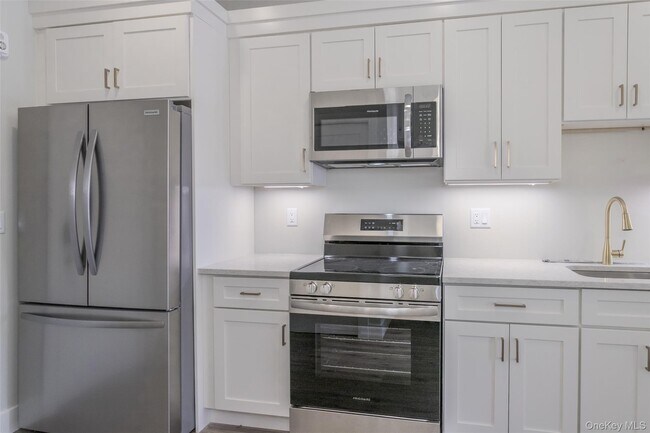 Photo - 124 S Main St