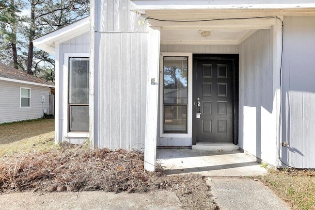 Photo - Adorable Duplex!
