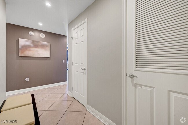 Building Photo - 150 S Las Vegas Blvd Unit 1503 Rental