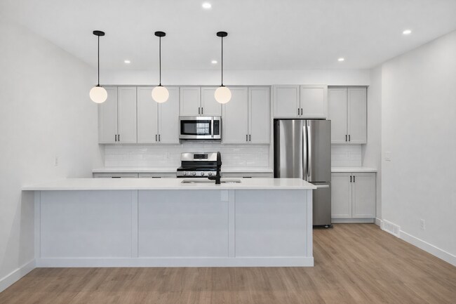 Photo - 10320-10147 147 St NW Unit 10320 Main 3