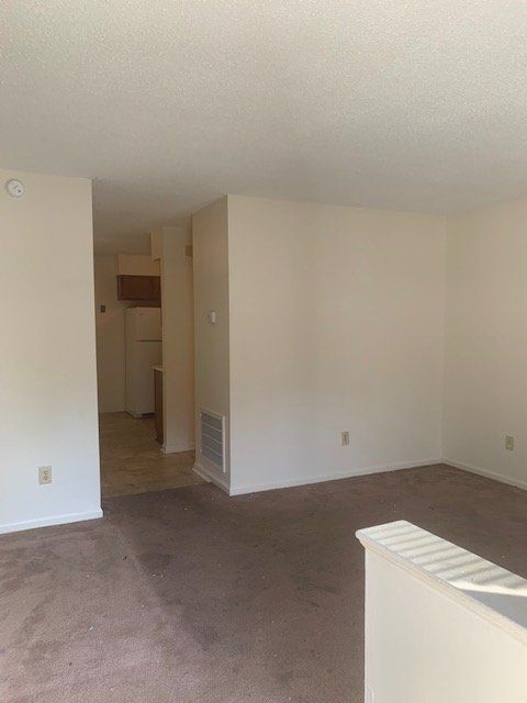 Photo - 920 B's Barbeque Rd Unidad B