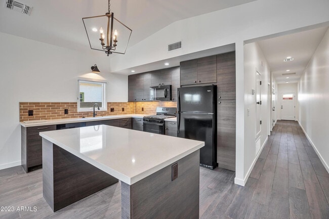 Photo - 1436 E Pierce St