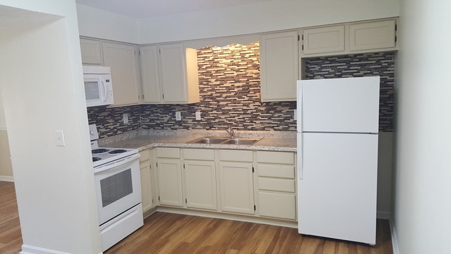 Photo - 614 E Oak St