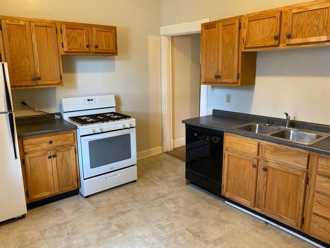 Photo - 376 Park Ave