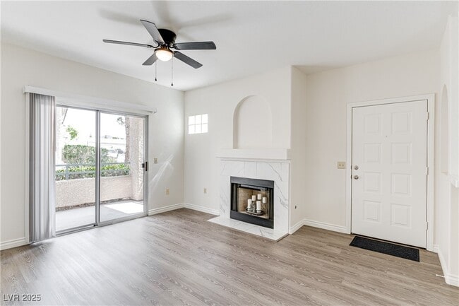 Building Photo - 2251 Wigwam Pkwy Unit 1211 Rental