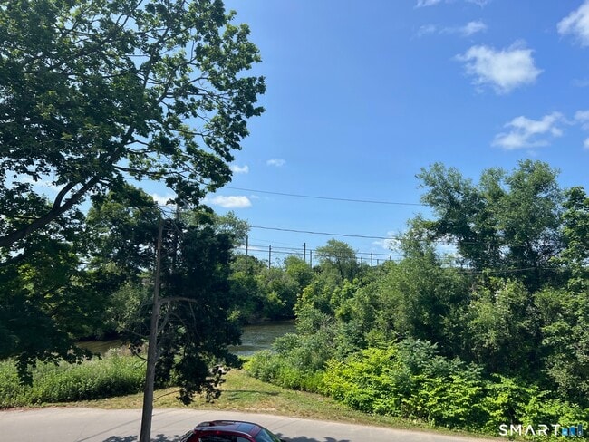 27 Ferry Rd
