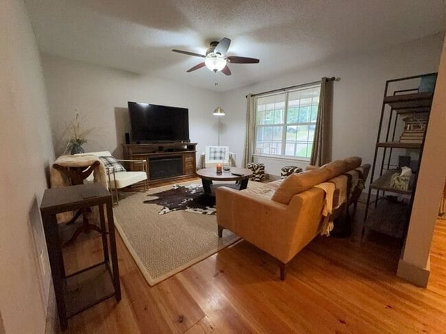 Photo - 184 Winding Creek Way