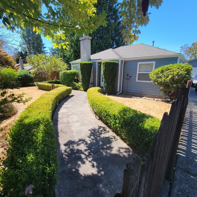 Building Photo - 15537 6th Ave NE Rental