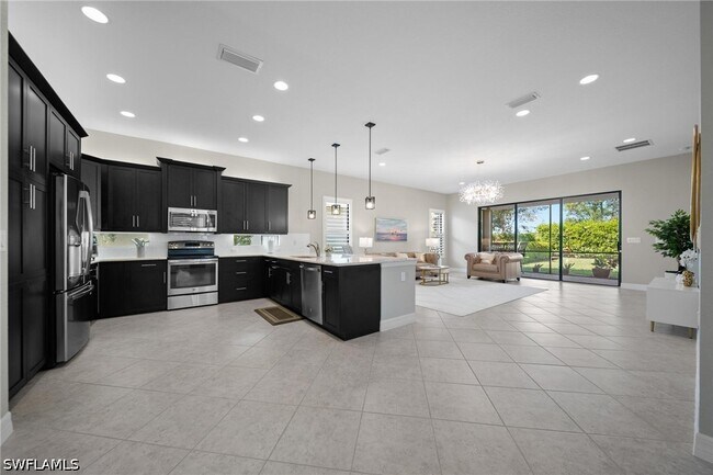 2866 Cinnamon Bay Cir