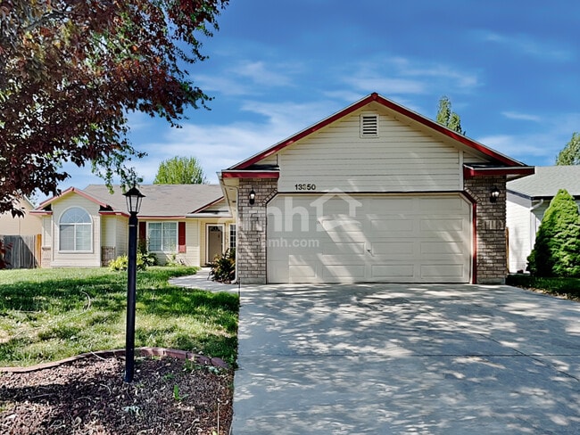 Building Photo - 13350 W Rochester St Rental