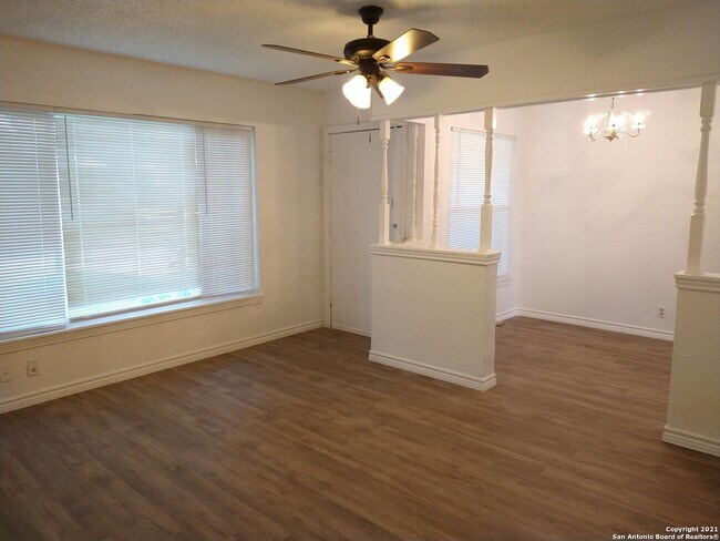 Photo - 2914 Beacon Ave