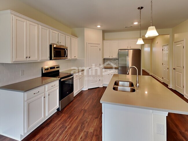 Photo - 5208 Valor Dr