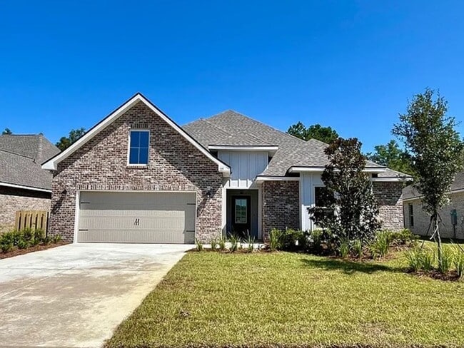Building Photo - Beautiful Executive home in Hammock Bay with fenced backyard