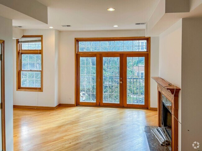 Building Photo - 2714 N Wayne Ave Unit 2D Rental