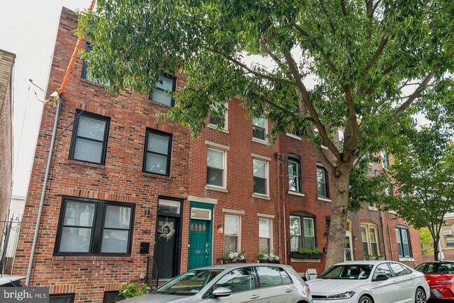 Photo - 788 N Croskey St
