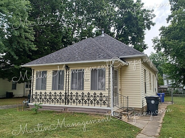 Building Photo - 1617 S Barrett Ave Rental