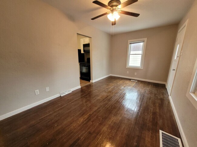 Photo - 3 bedroom, 1 bathroom home with garage!