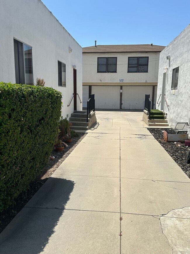 Building Photo - Upstairs 1 bedroom 1 bath Unit 8317.5 Rental