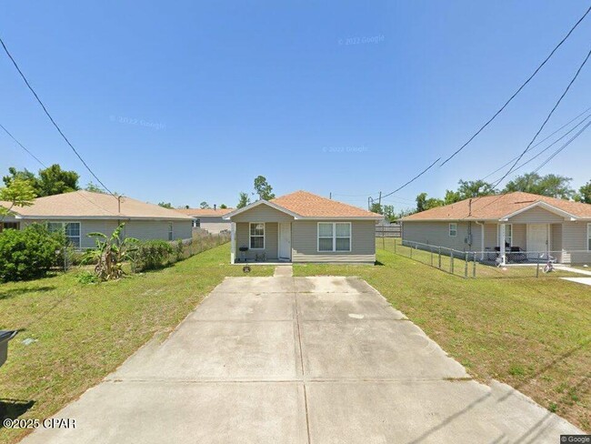 Building Photo - 5101 Willow St Rental