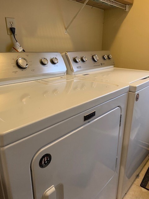 Conjunto de lavadora y secadora Maytag. - 212 E Vermilya Ave