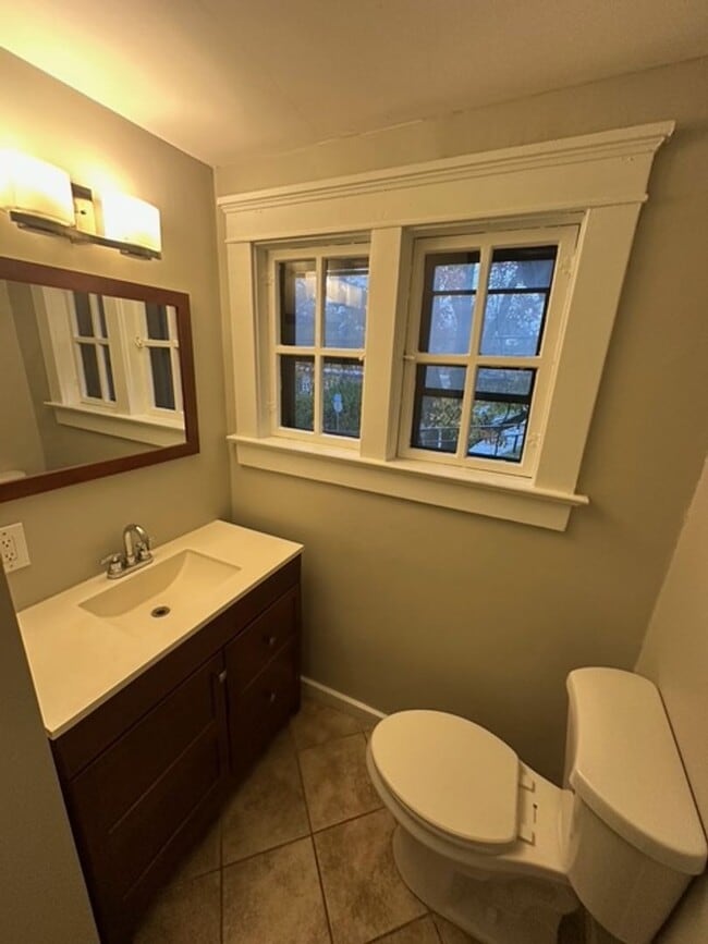 Photo - 347 Broadway Unit 347 Broadway-Apt 3