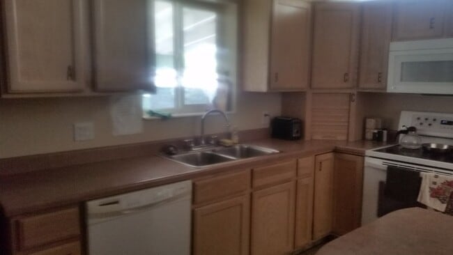Photo - 797 N Fairfield Rd
