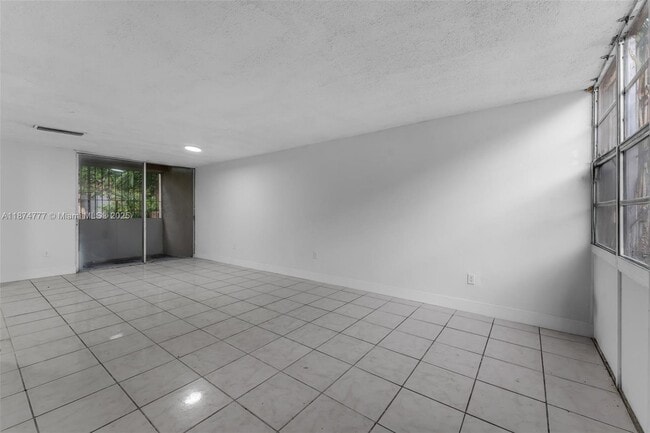 Photo - 6011 SW 69th St