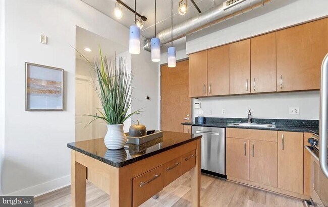 Photo - 2301 Champlain St NW Unidad 111