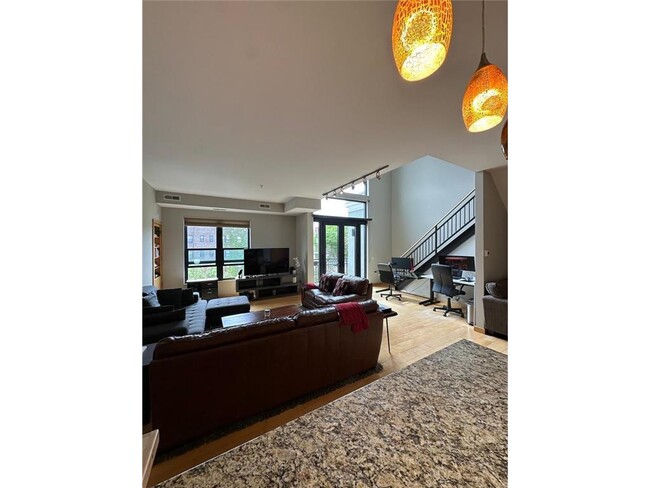 Photo - 9 W Franklin Ave Unidad 306