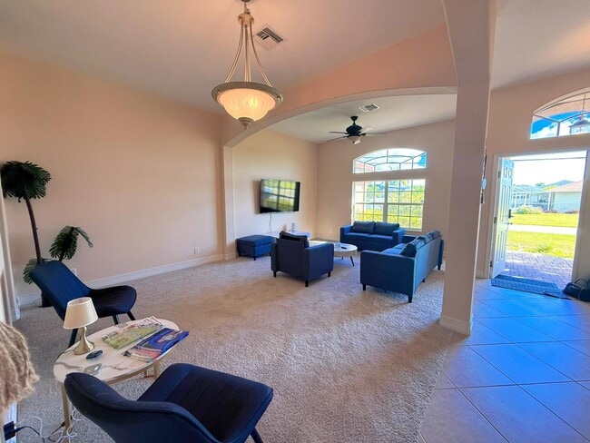 409 SW 8th St