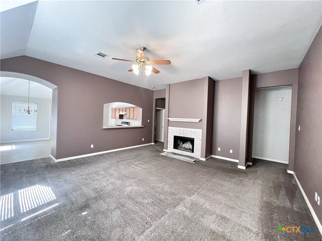 Photo - 347 Meadow Park