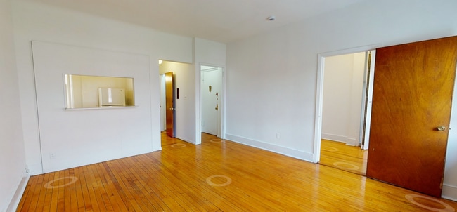 Building Photo - 336 E 22nd St Unit 4F