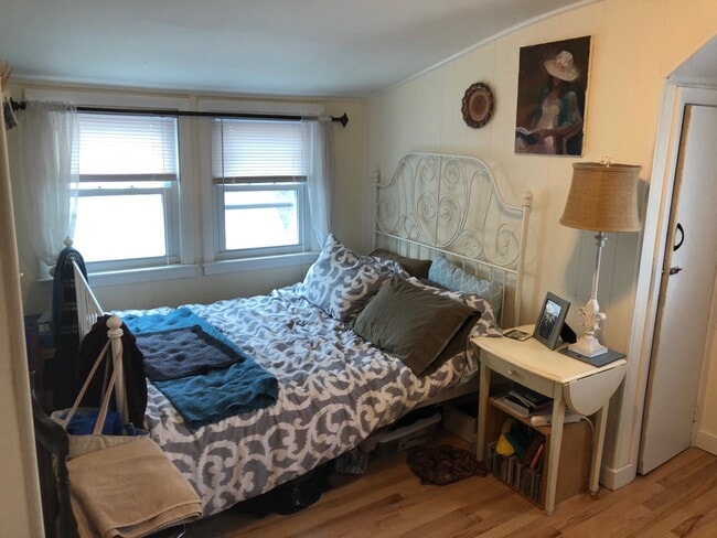 Building Photo - 291 Beacon St Unit 2 Rental
